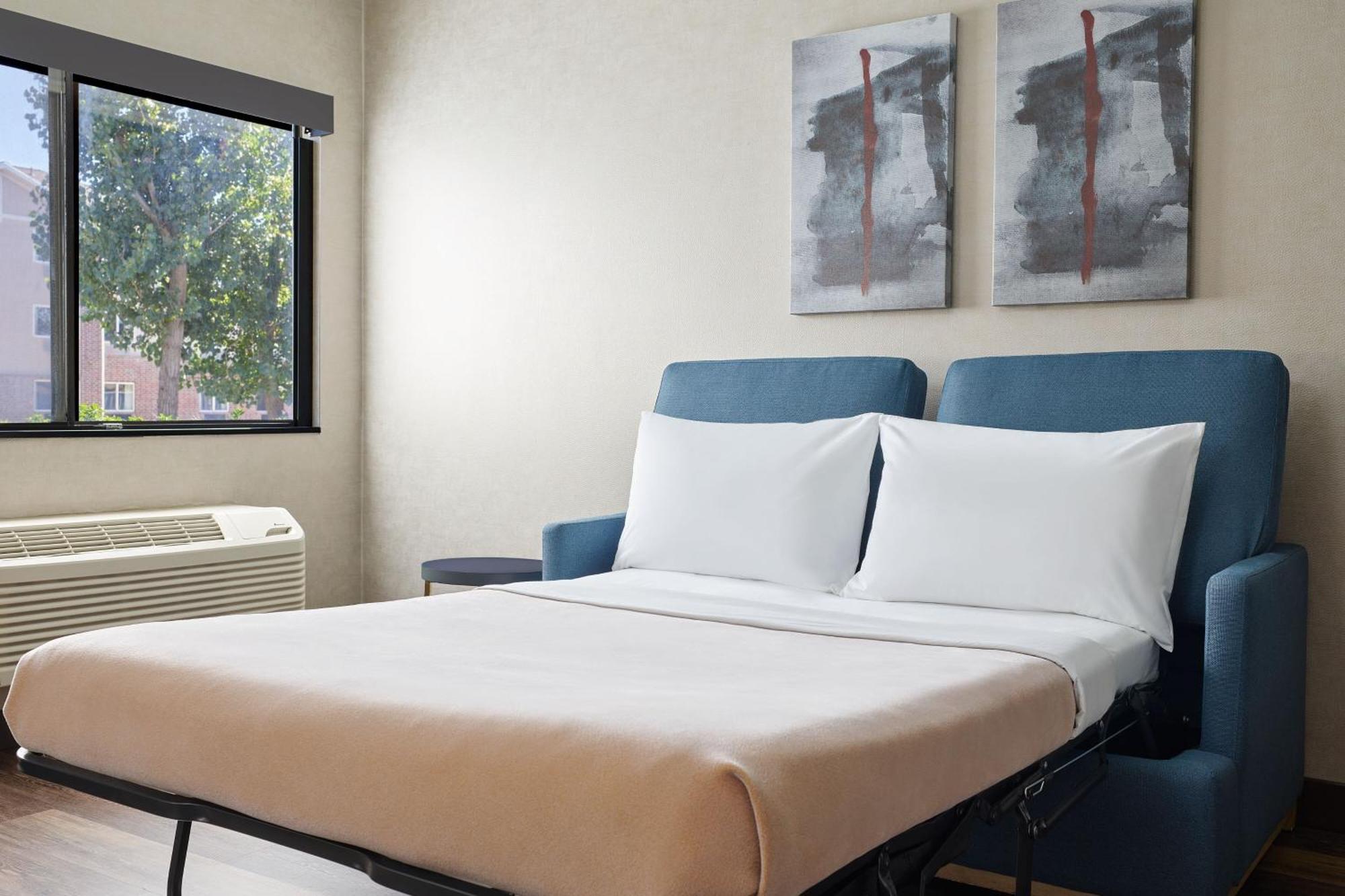 โฟร์ พอยต์ บาย เชอราตัน ซอลต์เลคซิตี้ แอร์พอร์ต Hotel ภายนอก รูปภาพ
