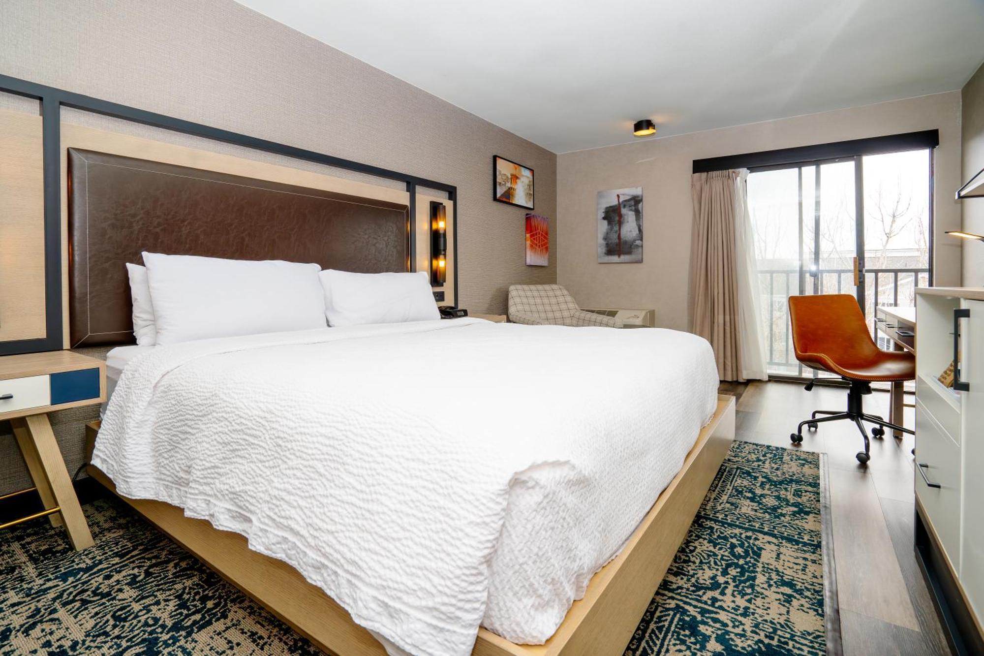 โฟร์ พอยต์ บาย เชอราตัน ซอลต์เลคซิตี้ แอร์พอร์ต Hotel ภายนอก รูปภาพ